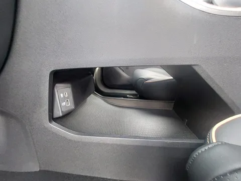 DE25ZUD Omoda 5 155kW Noble 61kWh 5dr Auto Thumbnail #16