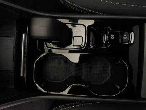 DV73NXD Volvo XC40 2.0 B3P Ultimate Dark 5dr Auto Thumbnail #22