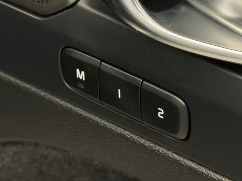 DV73NXD Volvo XC40 2.0 B3P Ultimate Dark 5dr Auto Thumbnail #26