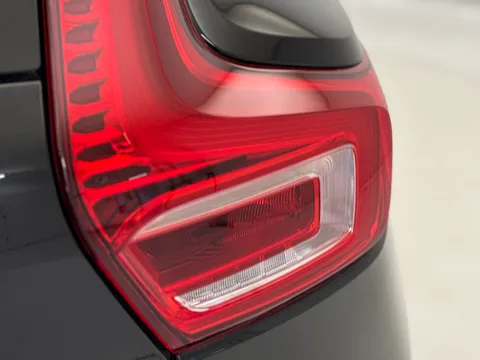 DV73NXD Volvo XC40 2.0 B3P Ultimate Dark 5dr Auto Thumbnail #36