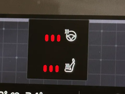 DV73NXD Volvo XC40 2.0 B3P Ultimate Dark 5dr Auto Thumbnail #39