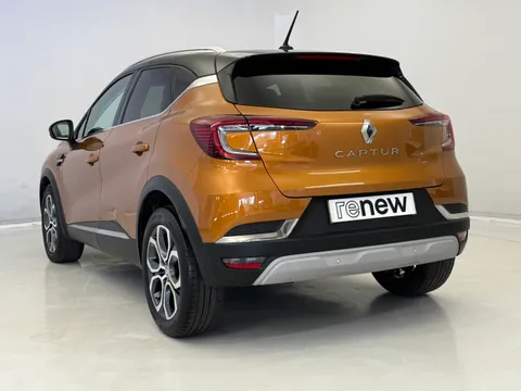 DV22XYB Renault Captur 1.3 TCE 140 SE Edition 5dr Thumbnail #8