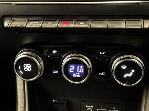 DV22XYB Renault Captur 1.3 TCE 140 SE Edition 5dr Thumbnail #26