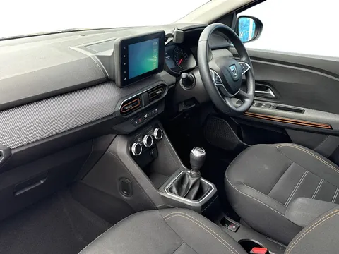 BG72HNL Dacia Sandero Stepway 1.0 TCe Prestige 5dr Thumbnail #3