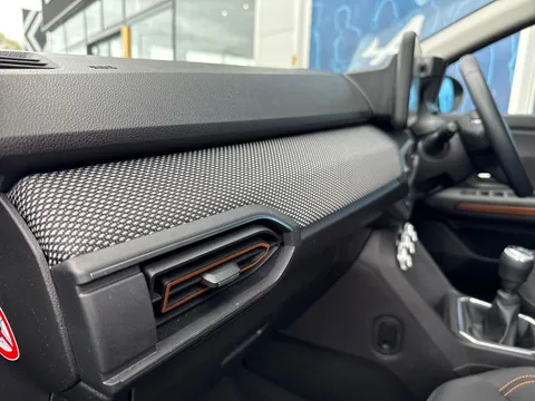 BG72HNL Dacia Sandero Stepway 1.0 TCe Prestige 5dr Thumbnail #14