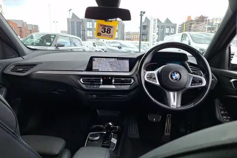 BK71OAY BMW 1 Series 118i [136] M Sport 5dr Step Auto Thumbnail #4