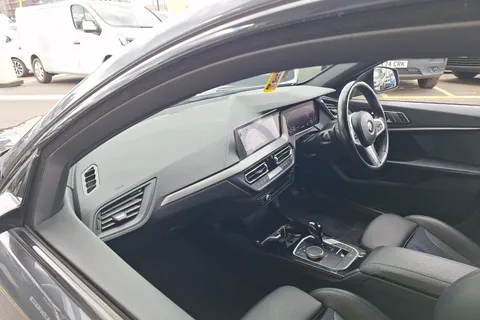 BK71OAY BMW 1 Series 118i [136] M Sport 5dr Step Auto Thumbnail #34