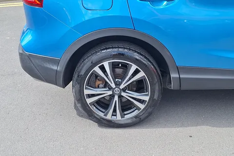 NU67DZH Nissan Qashqai 1.2 DiG-T N-Connecta 5dr Thumbnail #5