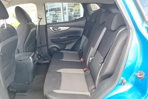 NU67DZH Nissan Qashqai 1.2 DiG-T N-Connecta 5dr Thumbnail #10