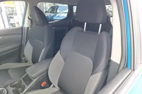 NU67DZH Nissan Qashqai 1.2 DiG-T N-Connecta 5dr Thumbnail #17