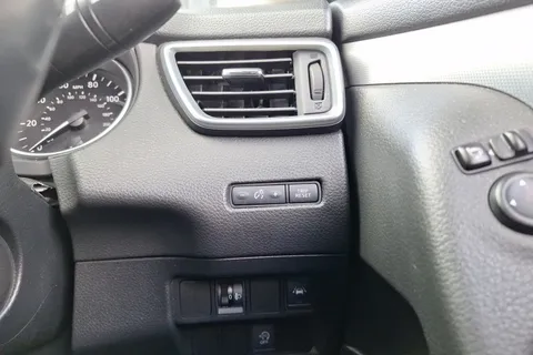 NU67DZH Nissan Qashqai 1.2 DiG-T N-Connecta 5dr Thumbnail #24