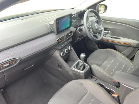 BG72HNL Dacia Sandero Stepway 1.0 TCe Prestige 5dr Thumbnail #5