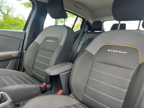 BG72HNL Dacia Sandero Stepway 1.0 TCe Prestige 5dr Thumbnail #9