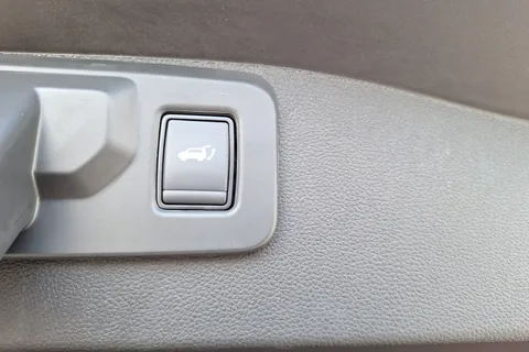 BF26YYO Renault Austral E-Tech FHEV Techno Esprit Alpine 5dr Auto Thumbnail #25