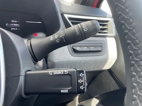 SG74LLM Renault Clio 1.6 E-TECH full hybrid 145 Techno 5dr Auto Thumbnail #26