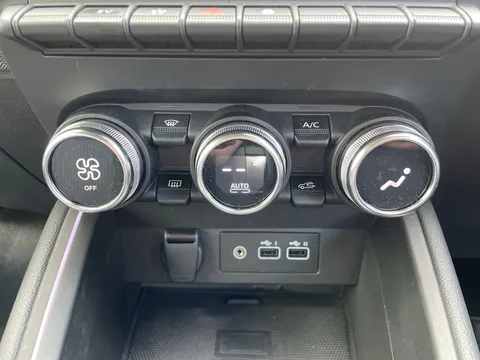 SG74LLM Renault Clio 1.6 E-TECH full hybrid 145 Techno 5dr Auto Thumbnail #30