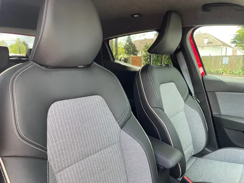 SG74LLM Renault Clio 1.6 E-TECH full hybrid 145 Techno 5dr Auto Thumbnail #33