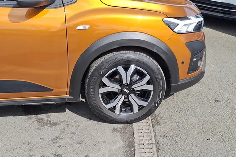DF72WND Dacia Sandero Stepway 1.0 TCe Journey 5dr Thumbnail #5