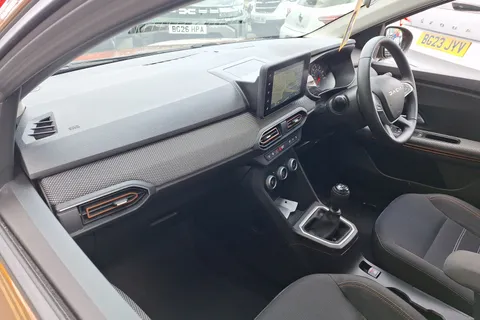 DF72WND Dacia Sandero Stepway 1.0 TCe Journey 5dr Thumbnail #24