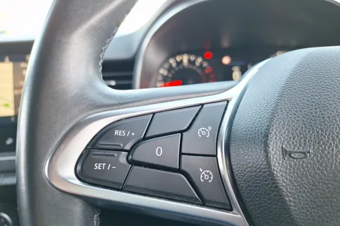 BT20AFE Renault Clio 1.0 TCe 100 Iconic 5dr Thumbnail #31