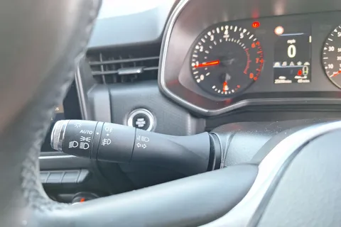 BT20AFE Renault Clio 1.0 TCe 100 Iconic 5dr Thumbnail #33