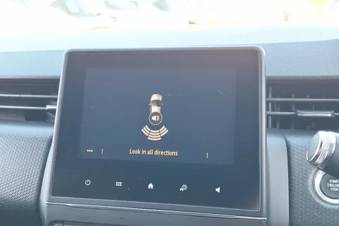 BT20AFE Renault Clio 1.0 TCe 100 Iconic 5dr Thumbnail #41