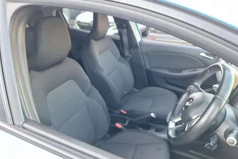 BT20AFE Renault Clio 1.0 TCe 100 Iconic 5dr Thumbnail #30