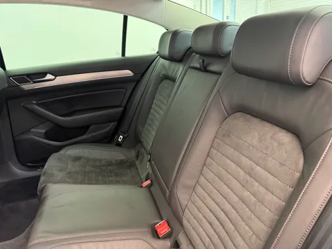 MD17FBC Volkswagen Passat 2.0 TDI GT 4dr [Panoramic Roof] Thumbnail #15