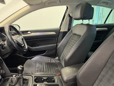 MD17FBC Volkswagen Passat 2.0 TDI GT 4dr [Panoramic Roof] Thumbnail #12