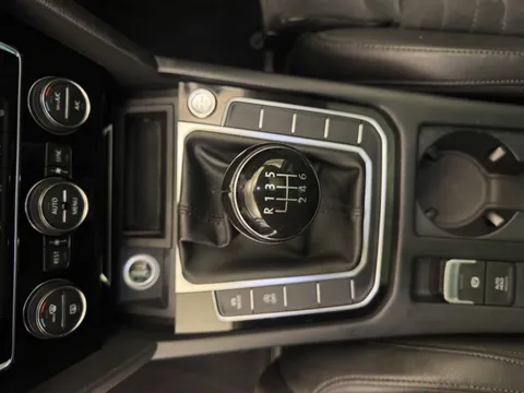 MD17FBC Volkswagen Passat 2.0 TDI GT 4dr [Panoramic Roof] Thumbnail #14