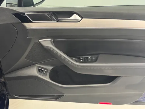 MD17FBC Volkswagen Passat 2.0 TDI GT 4dr [Panoramic Roof] Thumbnail #17
