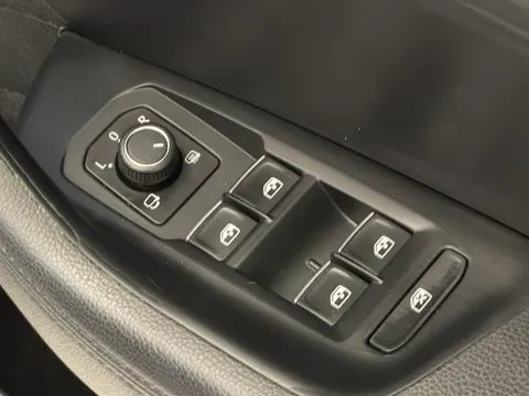 MD17FBC Volkswagen Passat 2.0 TDI GT 4dr [Panoramic Roof] Thumbnail #18