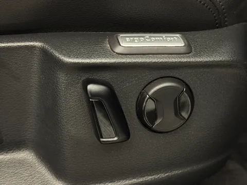 MD17FBC Volkswagen Passat 2.0 TDI GT 4dr [Panoramic Roof] Thumbnail #19