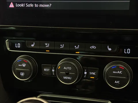 MD17FBC Volkswagen Passat 2.0 TDI GT 4dr [Panoramic Roof] Thumbnail #25