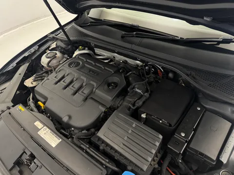 MD17FBC Volkswagen Passat 2.0 TDI GT 4dr [Panoramic Roof] Thumbnail #29
