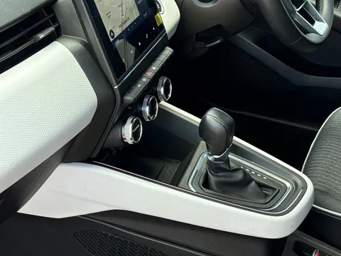 BP72XDV Renault Clio 1.6 E-TECH full hybrid 145 Techno 5dr Auto Thumbnail #21