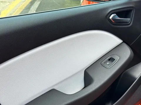 BP72XDV Renault Clio 1.6 E-TECH full hybrid 145 Techno 5dr Auto Thumbnail #22