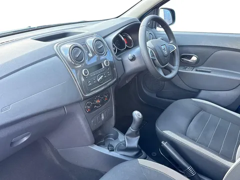 BD19TKT Dacia Sandero Stepway 0.9 TCe Essential 5dr Thumbnail #4