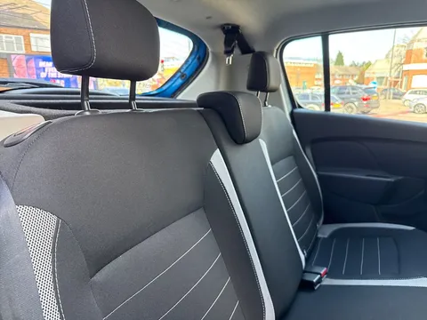 BD19TKT Dacia Sandero Stepway 0.9 TCe Essential 5dr Thumbnail #10