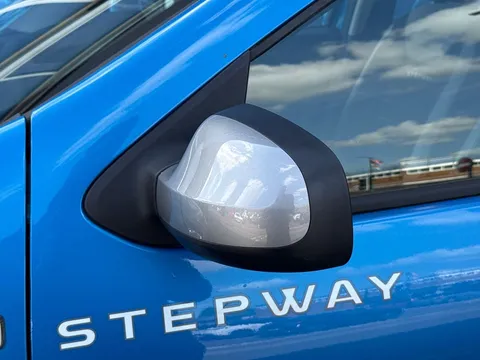 BD19TKT Dacia Sandero Stepway 0.9 TCe Essential 5dr Thumbnail #32