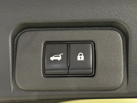 DY25CAO Nissan X-Trail 1.5 MHEV 163 N-Connecta 5dr [7 Seat] Xtronic Thumbnail #14