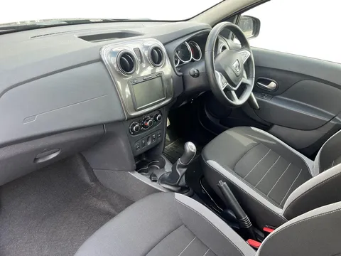 BV20HTK Dacia Sandero Stepway 0.9 TCe Comfort 5dr Thumbnail #4