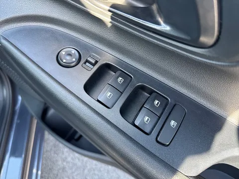 EK25UYE Hyundai i20 1.0T GDi Advance [Nav] 5dr Thumbnail #20
