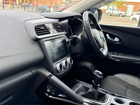 BG69LXA Renault Kadjar 1.3 TCE S Edition 5dr Thumbnail #20