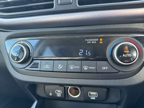 EN25NVX Hyundai i10 1.2 [79] Premium 5dr Auto [Nav] Thumbnail #26