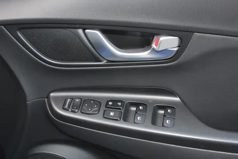 DG71FBO Hyundai Kona 1.6 GDi Hybrid Ultimate 5dr DCT Thumbnail #19