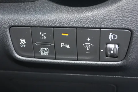 DG71FBO Hyundai Kona 1.6 GDi Hybrid Ultimate 5dr DCT Thumbnail #21