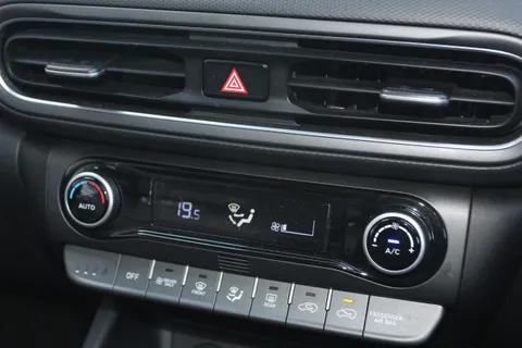 DG71FBO Hyundai Kona 1.6 GDi Hybrid Ultimate 5dr DCT Thumbnail #32