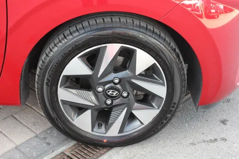 DH73HLE Hyundai i10 1.2 Advance 5dr Thumbnail #9