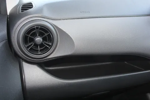 DH73HLE Hyundai i10 1.2 Advance 5dr Thumbnail #14